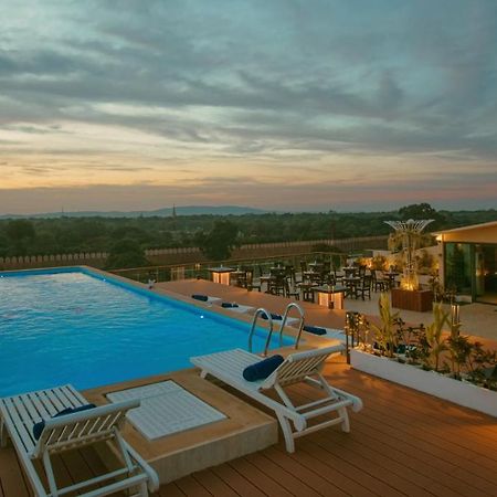 Sunset Palace View Suites Мандалей Екстериор снимка