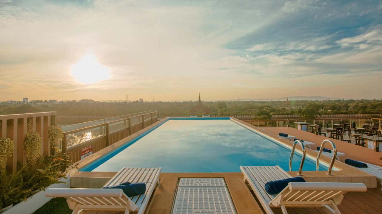 Sunset Palace View Suites Мандалей Екстериор снимка