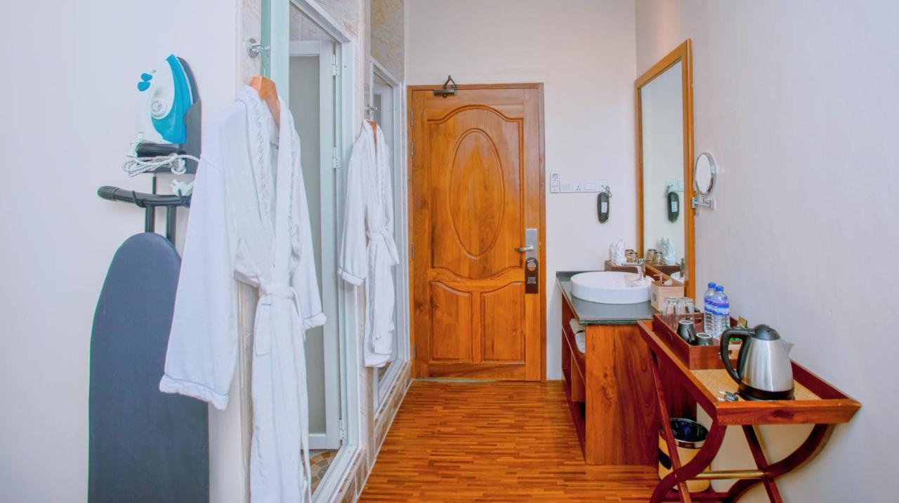 Sunset Palace View Suites Мандалей Екстериор снимка