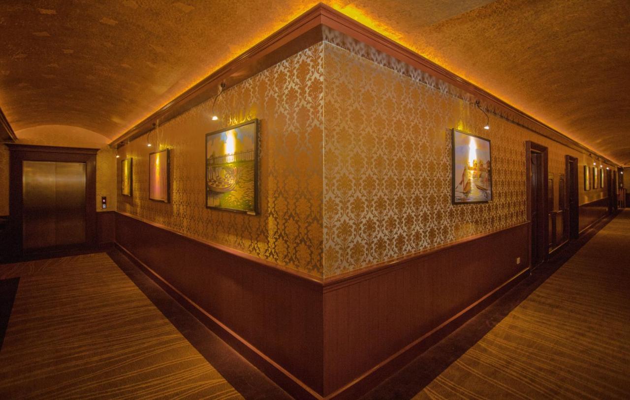 Sunset Palace View Suites Мандалей Екстериор снимка